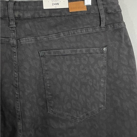 Judy Blue Plus Skinny Fit Black Cheetah Animal Print Jeans NWT - Picture 8 of 12